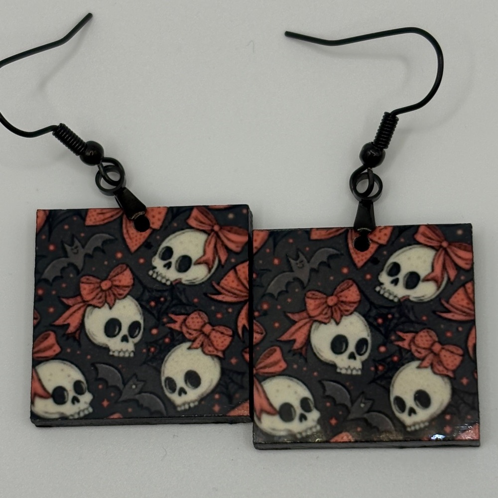 Skull earrings